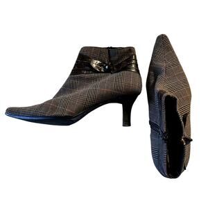 Vintage Y2K Plaid Point Kitten Heel Bootie Predictions Womens 9